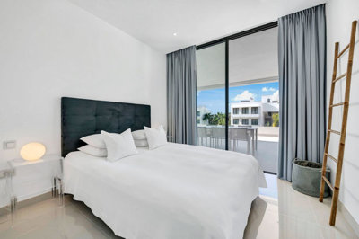 12-53013098fcab6c38b1379cd33298e050