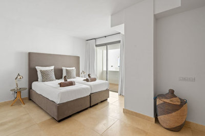 11-20939a0134ad724a8cb2a801094d15a4