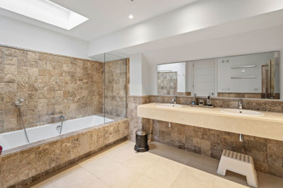 12-53013098fcab6c38b1379cd33298e050