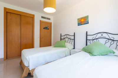 12-53013098fcab6c38b1379cd33298e050