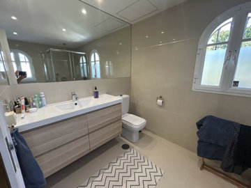 11-20939a0134ad724a8cb2a801094d15a4