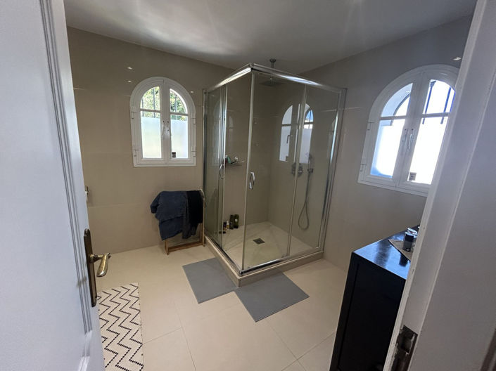 Image No.12-5 Bed Villa for sale