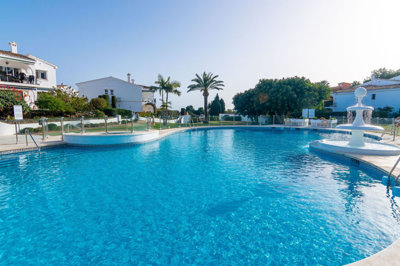 11-20939a0134ad724a8cb2a801094d15a4