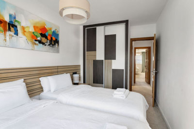 10-bb915d1cb19341576dcdc994b81ab9c5