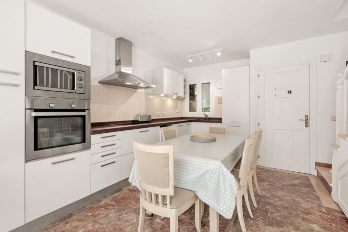 Image No.7-2 Bed Townhouse for sale