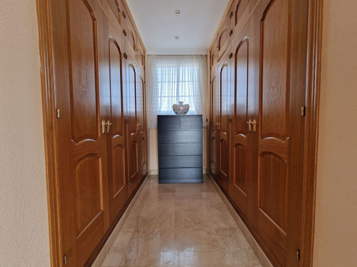 Image No.20-5 Bed Villa for sale