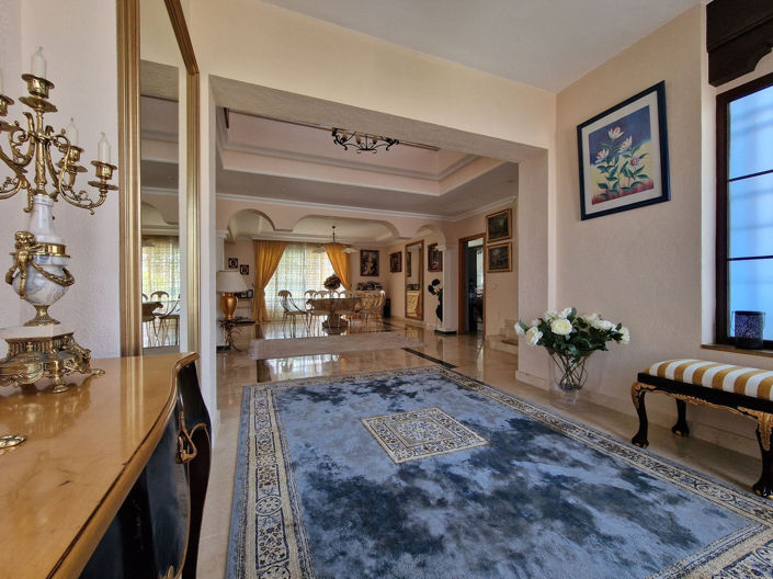 Image No.9-5 Bed Villa for sale