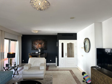 10-bb915d1cb19341576dcdc994b81ab9c5