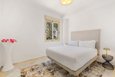 11-20939a0134ad724a8cb2a801094d15a4