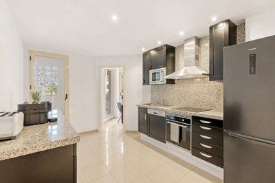 8-e64a9055bba3e77ac8aca3b893cdf826