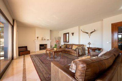 8-e64a9055bba3e77ac8aca3b893cdf826