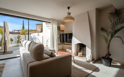 2-5bd7b9d04b45e33852eaf0ec6670150d