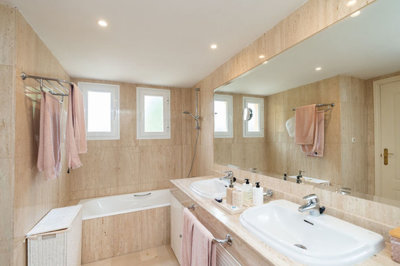 13-5fd73dea700db77384c091ca9818b1a9