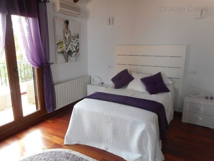 Image No.28-3 Bed Villa for sale