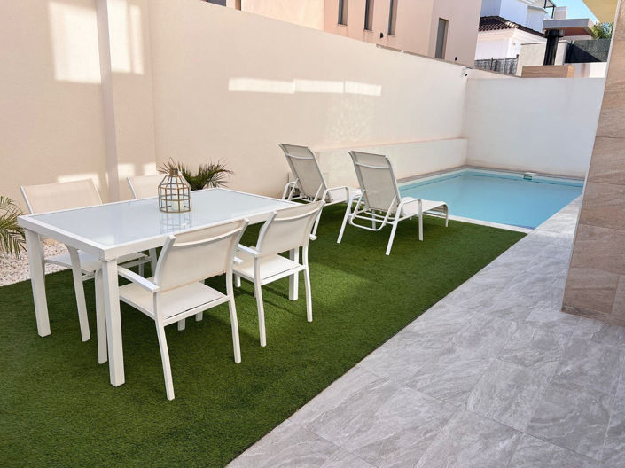 Image No.3-Villa de 3 chambres à vendre à Alicante