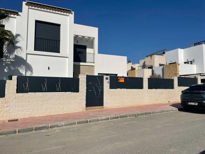 Image No.2-3 Bed Villa for sale