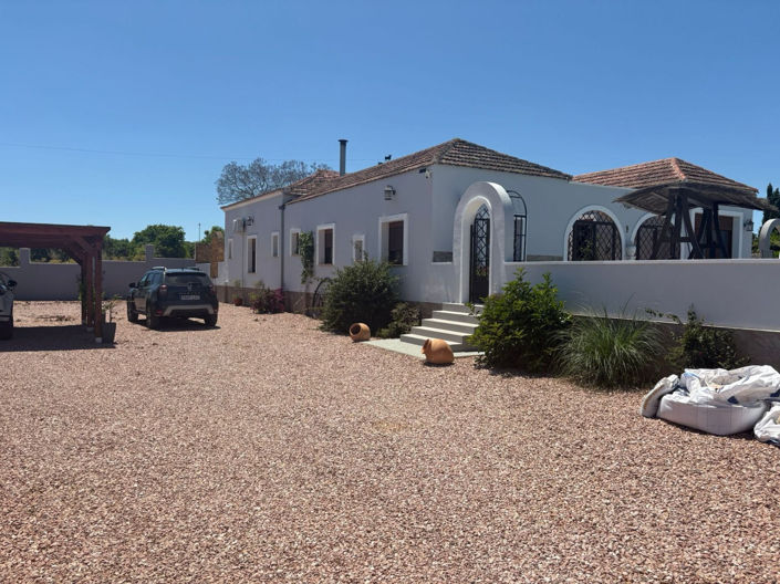 Image No.3-Villa de 5 chambres à vendre à Alicante