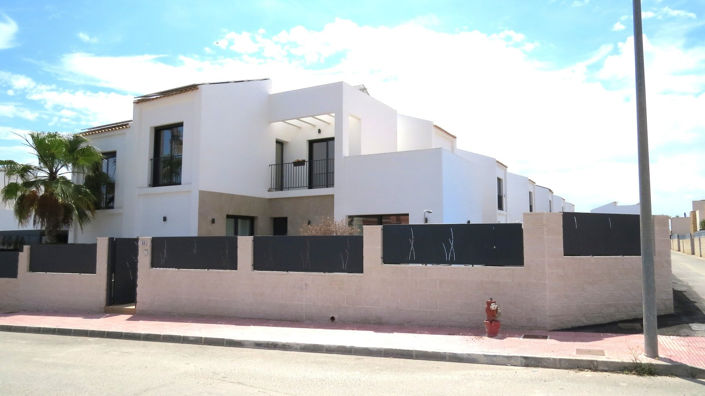 Image No.1-Villa de 4 chambres à vendre à Alicante