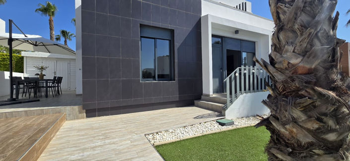 Image No.1-3 Bed Villa for sale