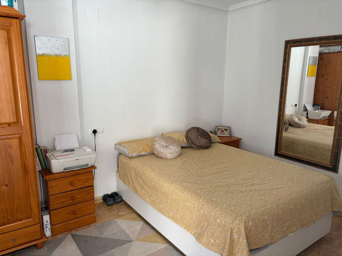 Image No.15-2 Bed Townhouse for sale