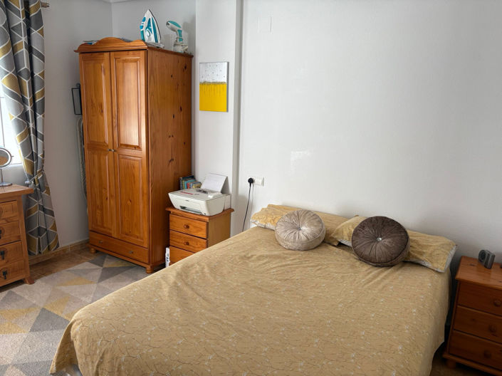 Image No.16-2 Bed Townhouse for sale