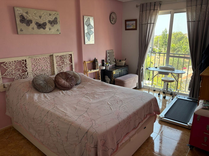 Image No.17-2 Bed Townhouse for sale