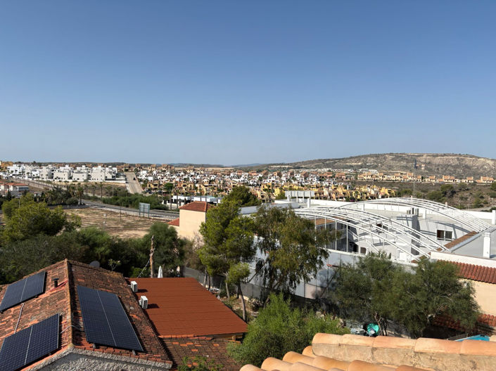 Image No.2-2 Bed Townhouse for sale