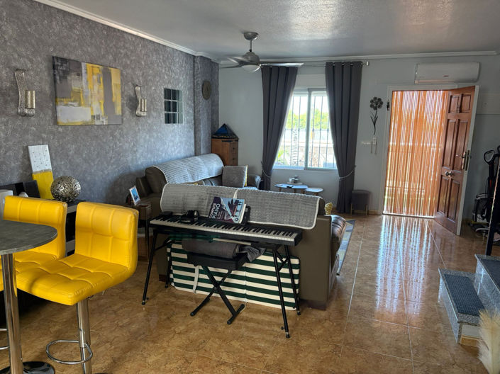 Image No.8-2 Bed Townhouse for sale