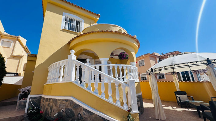 Image No.1-Villa de 3 chambres à vendre à Alicante