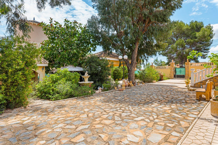 Image No.7-Villa de 4 chambres à vendre à Alicante