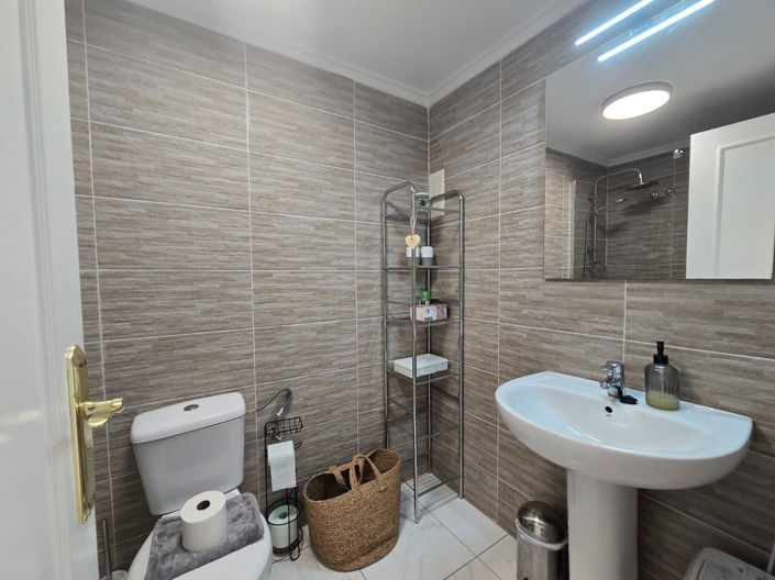 Image No.21-2 Bed Apartment for sale