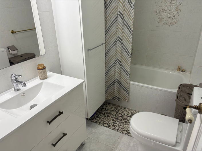 Image No.14-2 Bed Townhouse for sale