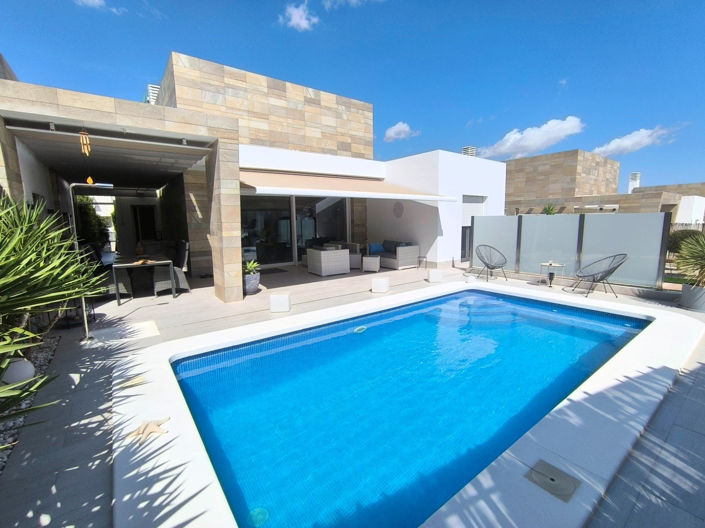 Image No.1-Villa de 3 chambres à vendre à Alicante