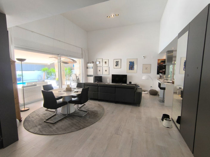 Image No.11-3 Bed Villa for sale