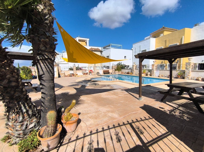 Image No.1-Villa de 3 chambres à vendre à Alicante