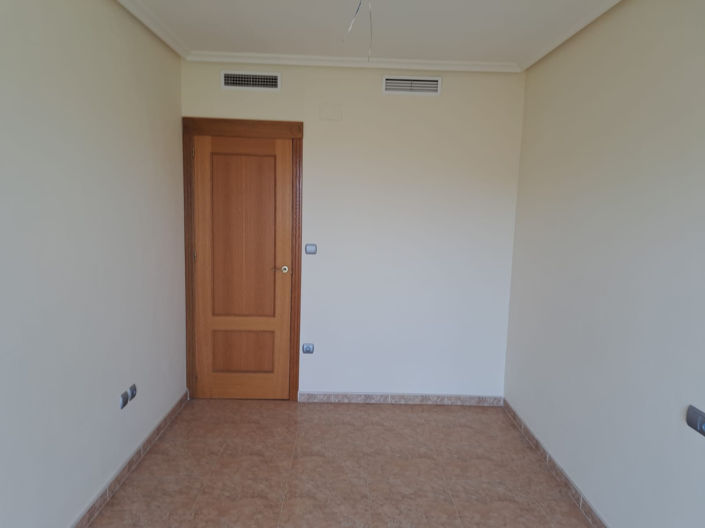 Image No.17-3 Bed Apartment for sale