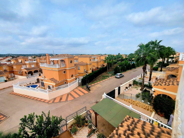 Image No.28-3 Bed Villa for sale