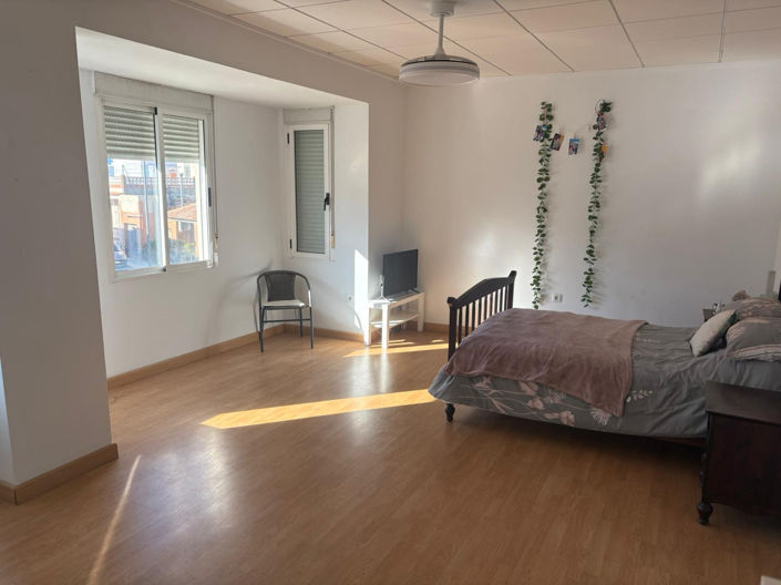 Image No.12-5 Bed Townhouse for sale