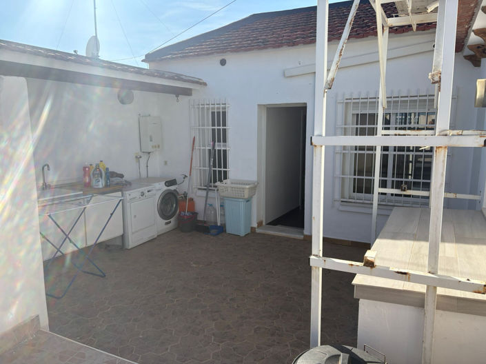 Image No.25-5 Bed Townhouse for sale