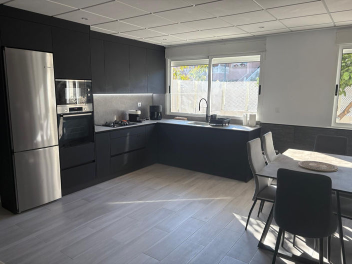 Image No.8-5 Bed Townhouse for sale