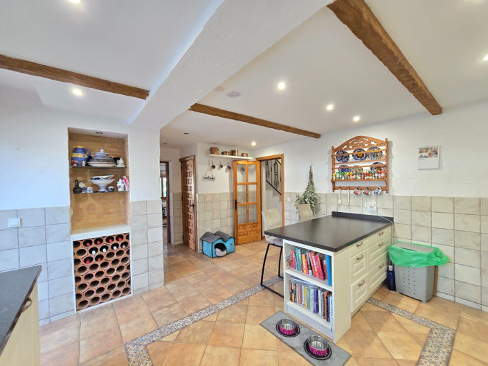 Image No.37-5 Bed Villa for sale