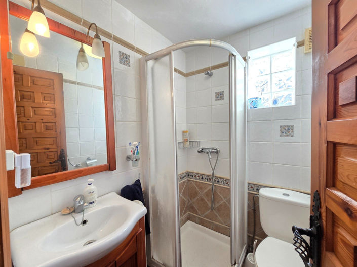 Image No.50-5 Bed Villa for sale