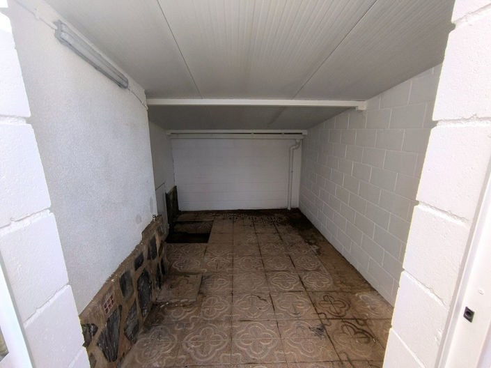 Image No.28-3 Bed Quad for sale