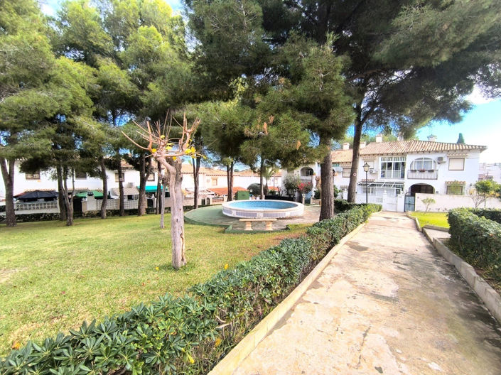 Image No.23-3 Bed Townhouse for sale