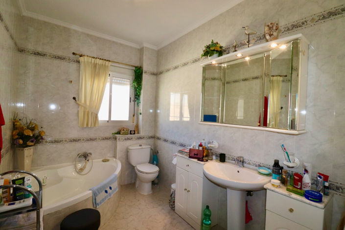 Image No.21-3 Bed Townhouse for sale