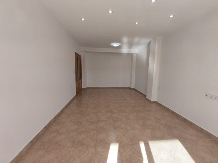 Image No.11-4 Bed Townhouse for sale