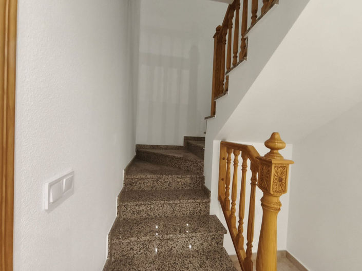 Image No.19-4 Bed Townhouse for sale