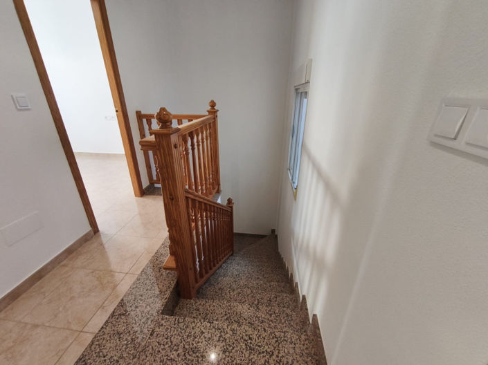 Image No.20-4 Bed Townhouse for sale