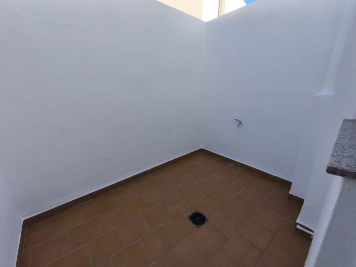 Image No.26-4 Bed Townhouse for sale