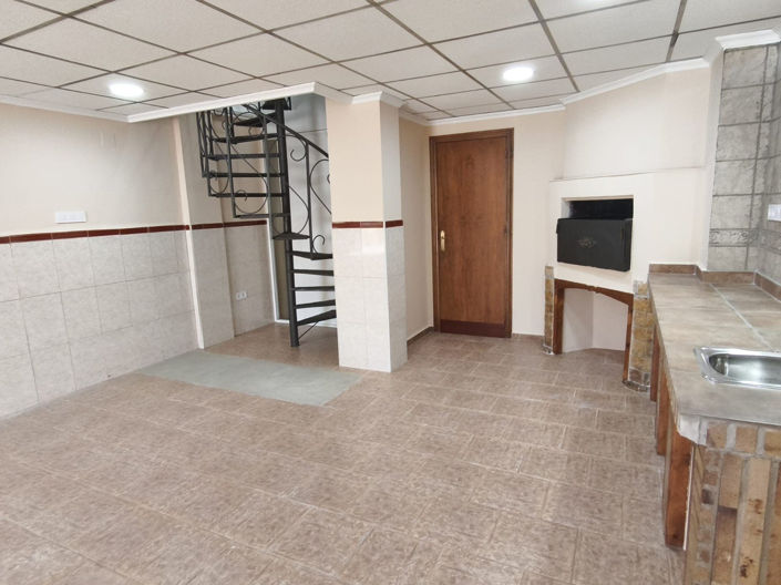 Image No.6-4 Bed Townhouse for sale